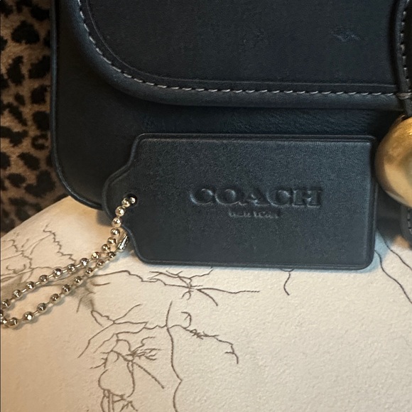 Coach black large hang tag stamped hearts 💛❤️💛 - Picture 3 of 6